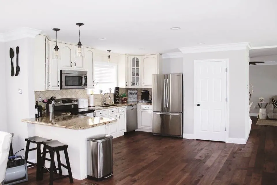 Kitchen dark flooring | Reinhold Flooring